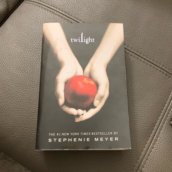 Twilight Saga | Stephenie Meyer - Picture 4 of 9